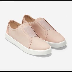 Grand Crosscourt Scallop Slip-On Sneaker